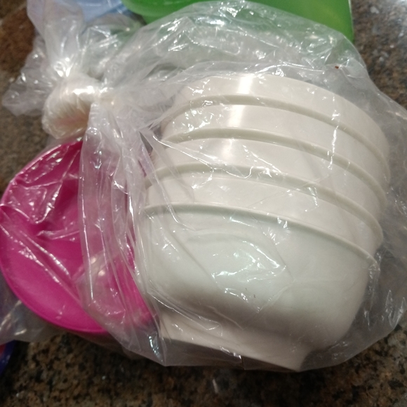 Tupperware - Picture 8 of 9